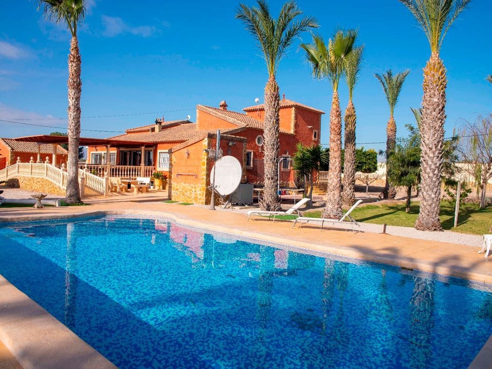 6 sypialnia Finka/Dom wiejski na sprzedaż w Miasto Alicante / Alacant z basenem garażem - 699 950 € (Ref: 9434568)