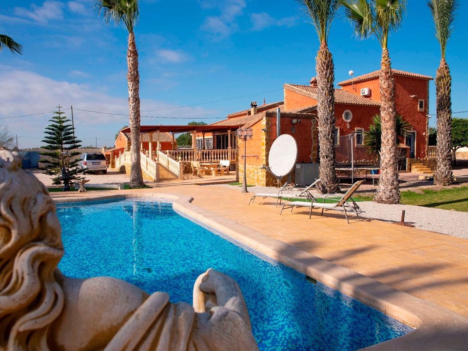 6 sypialnia Finka/Dom wiejski na sprzedaż w Miasto Alicante / Alacant z basenem garażem - 699 950 € (Ref: 9434568)