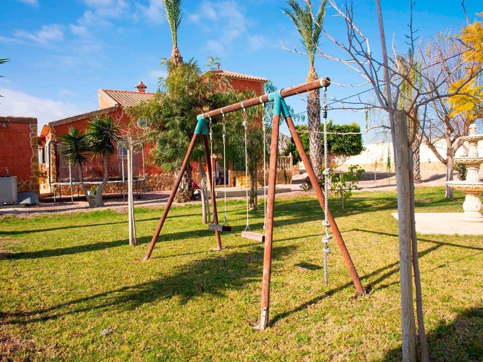 6 sypialnia Finka/Dom wiejski na sprzedaż w Miasto Alicante / Alacant z basenem garażem - 699 950 € (Ref: 9434568)