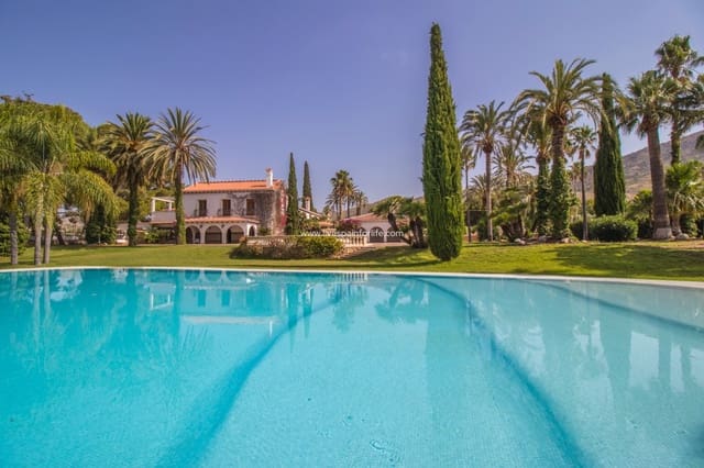 8 soveværelse Finca/Landehus til salg i Novelda med swimmingpool garage - € 6.000.000 (Ref: 9434570)