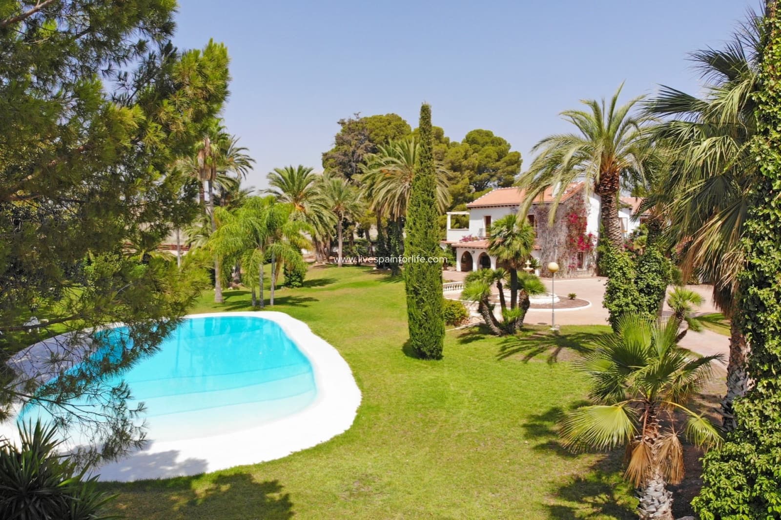 8 bedroom Finca/Country House for sale in Novelda with pool garage - € 6,000,000 (Ref: 9434570)
