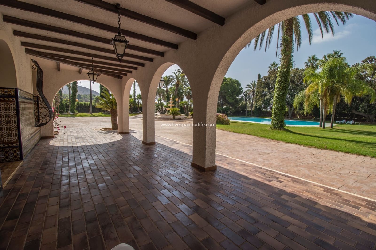 8 bedroom Finca/Country House for sale in Novelda with pool garage - € 6,000,000 (Ref: 9434570)
