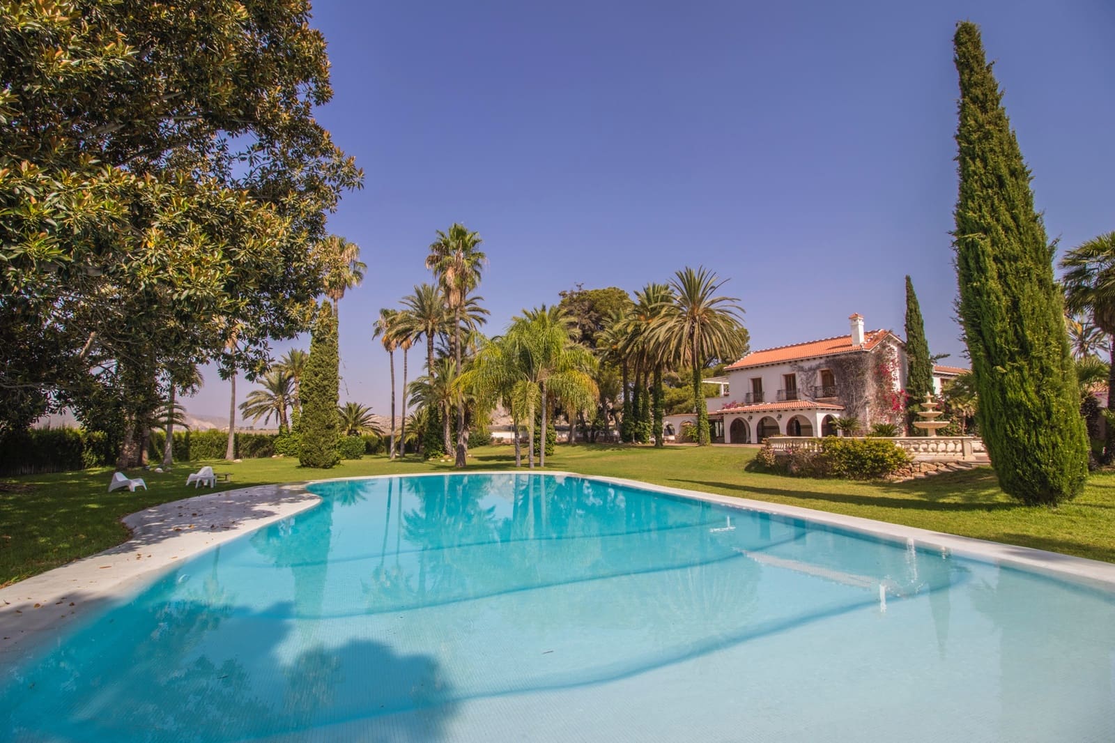 8 bedroom Business for sale in Novelda with pool garage - € 6,000,000 (Ref: 9434571)