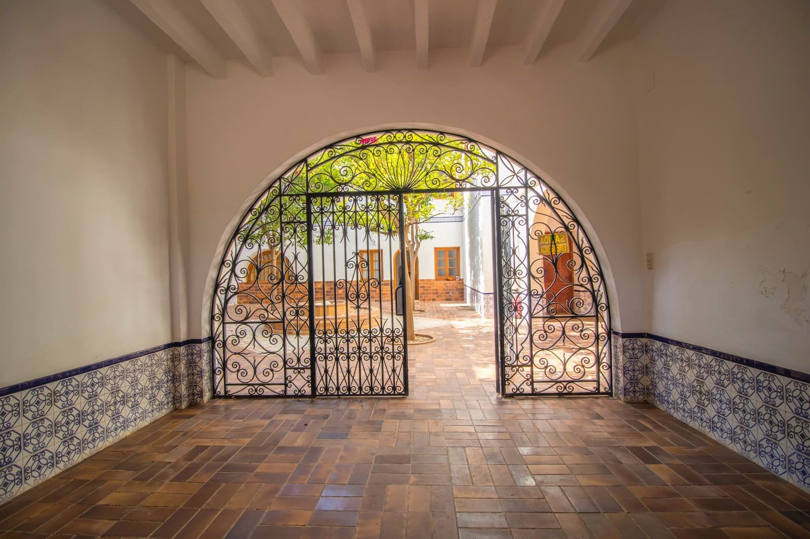 8 bedroom Business for sale in Novelda with pool garage - € 6,000,000 (Ref: 9434571)