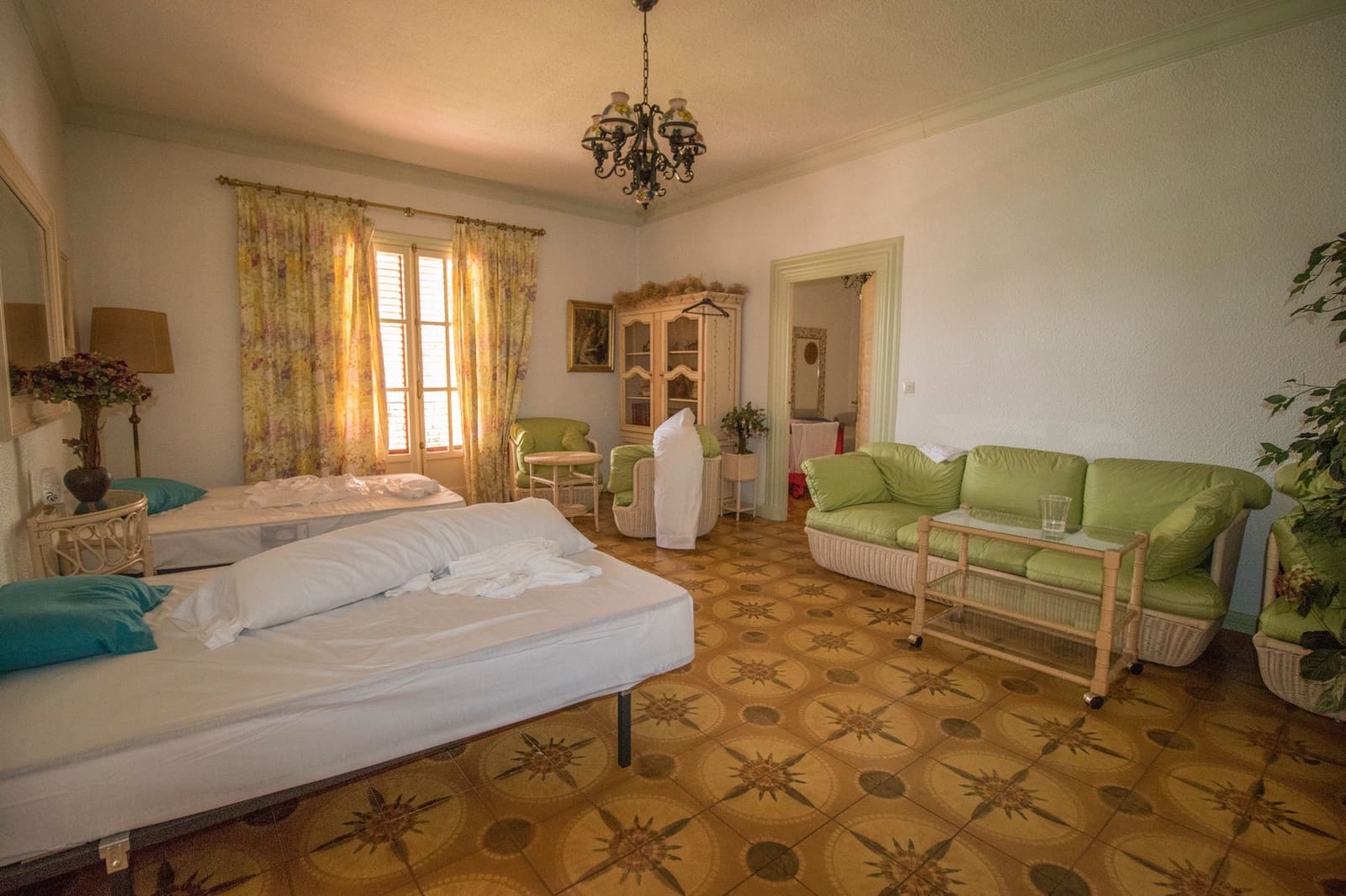 8 bedroom Business for sale in Novelda with pool garage - € 6,000,000 (Ref: 9434571)