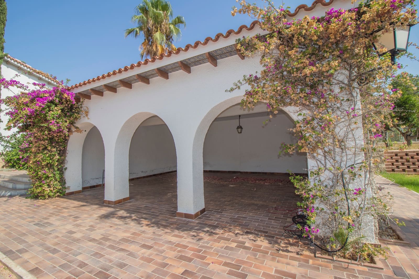 8 bedroom Business for sale in Novelda with pool garage - € 6,000,000 (Ref: 9434571)