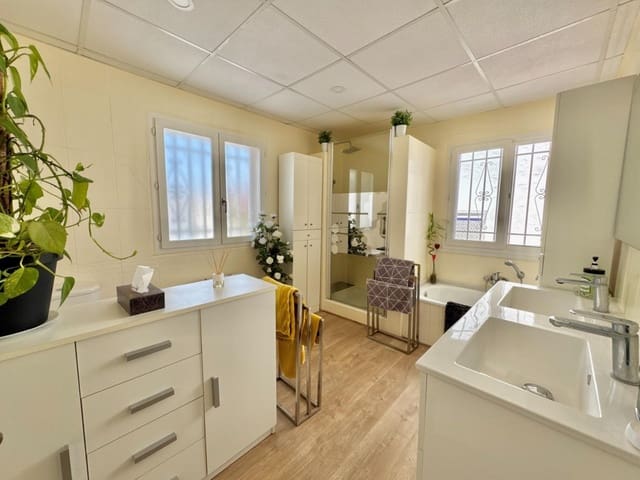 7 sypialnia Finka/Dom wiejski na sprzedaż w Dolores z basenem garażem - 649 000 € (Ref: 9436152)