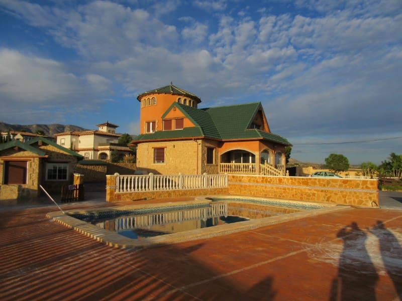 16 bedroom Finca/Country House for sale in Albatera with pool garage - € 1,050,000 (Ref: 9436159)