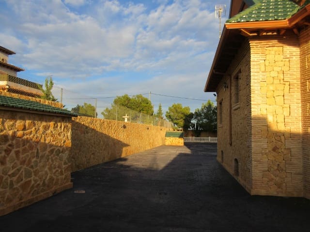 16 sypialnia Finka/Dom wiejski na sprzedaż w Albatera z basenem garażem - 1 050 000 € (Ref: 9436159)