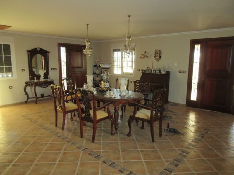 16 bedroom Finca/Country House for sale in Albatera with pool garage - € 1,050,000 (Ref: 9436159)