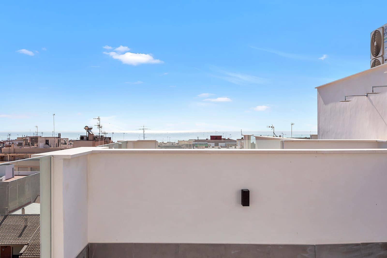 3 bedroom Apartment for sale in Guardamar del Segura with garage - € 360,000 (Ref: 9436160)