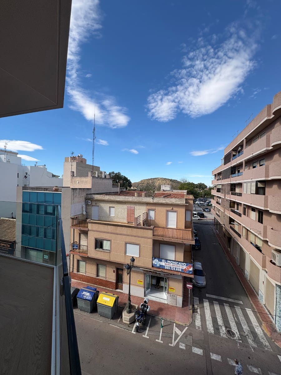 3 bedroom Apartment for sale in Guardamar del Segura with garage - € 360,000 (Ref: 9436160)