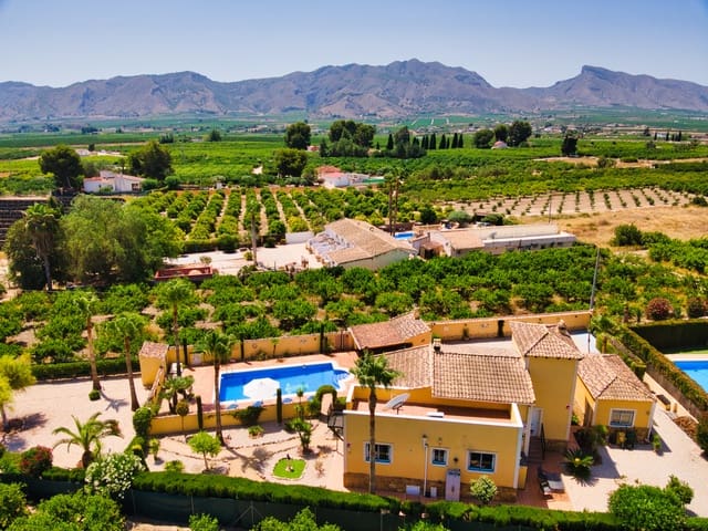 4 chambre Finca/Maison de Campagne à vendre à Orihuela avec piscine garage - 399 500 € (Ref: 9436164)