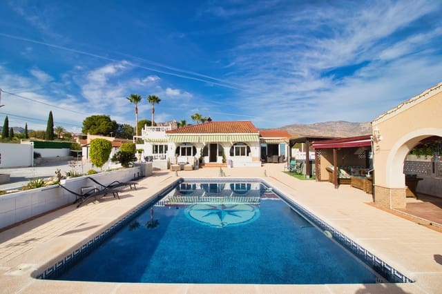 3 sovrum Finca/Hus på landet till salu i Albatera med pool garage - 410 000 € (Ref: 9451384)