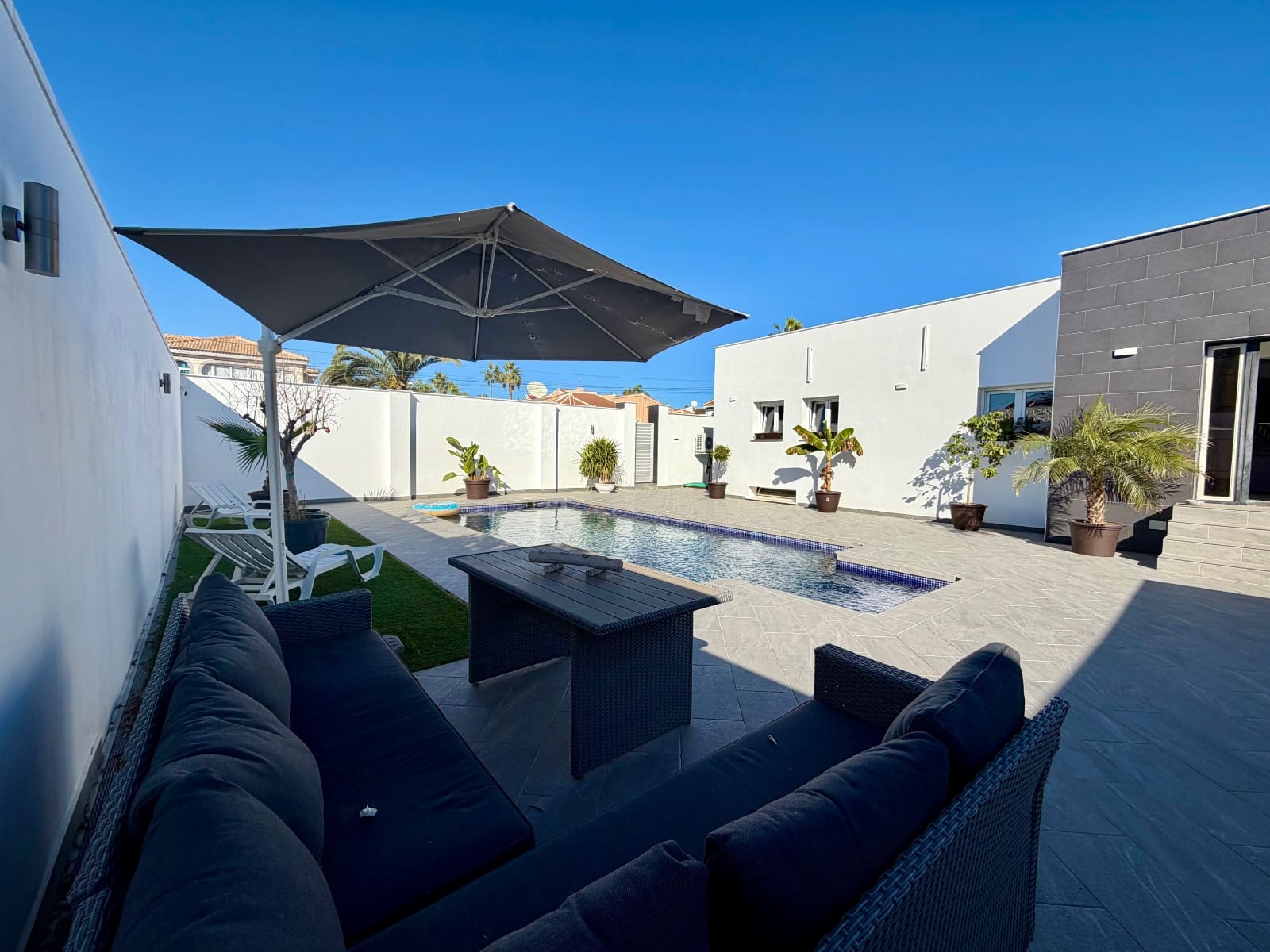 Chalet de 5 habitaciones en Alicante / Alacant ciudad en venta con piscina garaje - 498.000 € (Ref: 9459449)