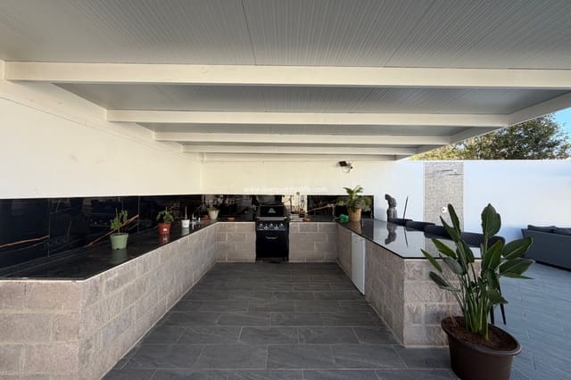 5 bedroom Villa for sale in Alicante / Alacant city with pool garage - € 498,000 (Ref: 9459449)