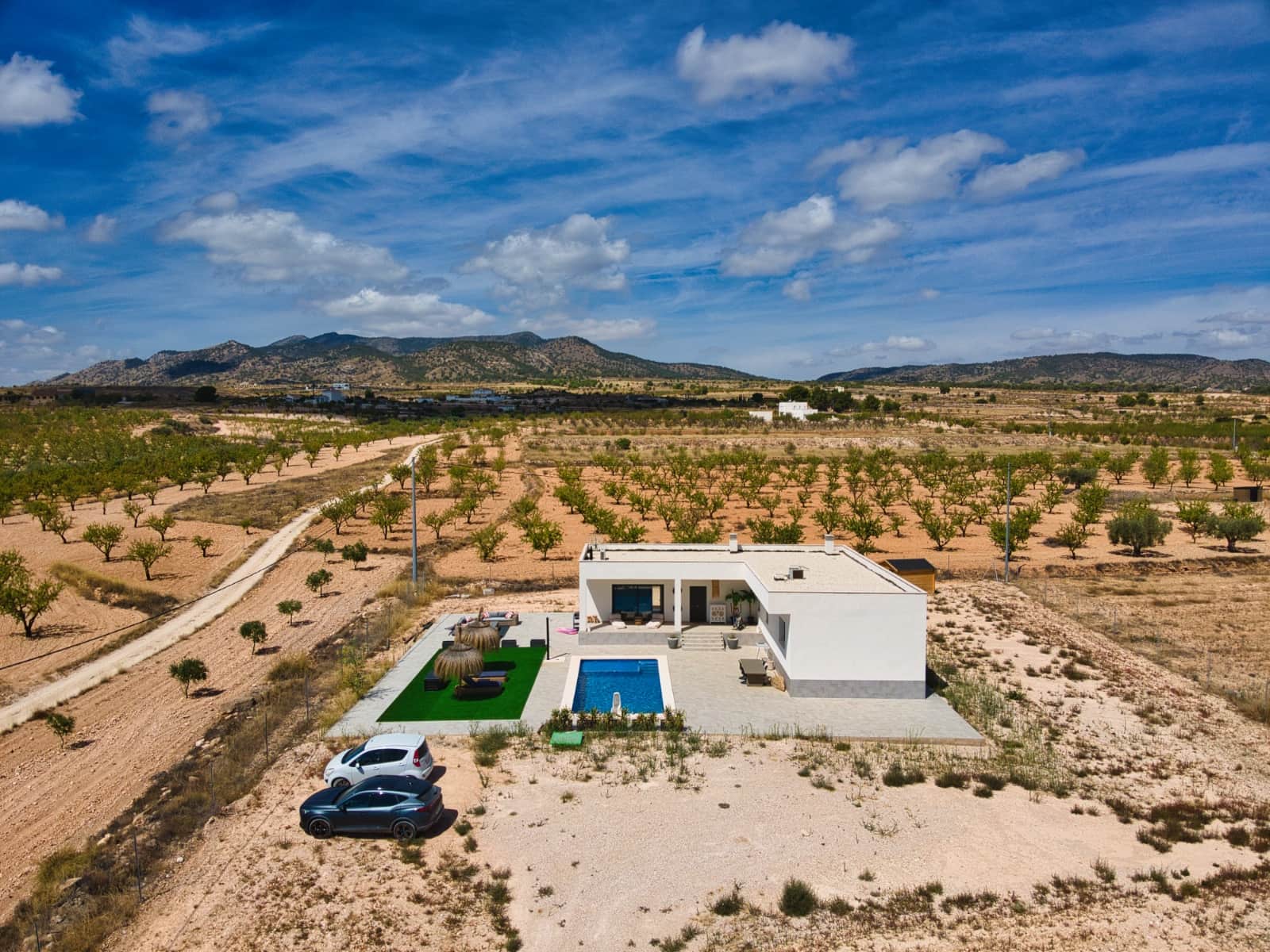 3 bedroom Finca/Country House for sale in Pinoso with pool garage - € 425,000 (Ref: 9459665)