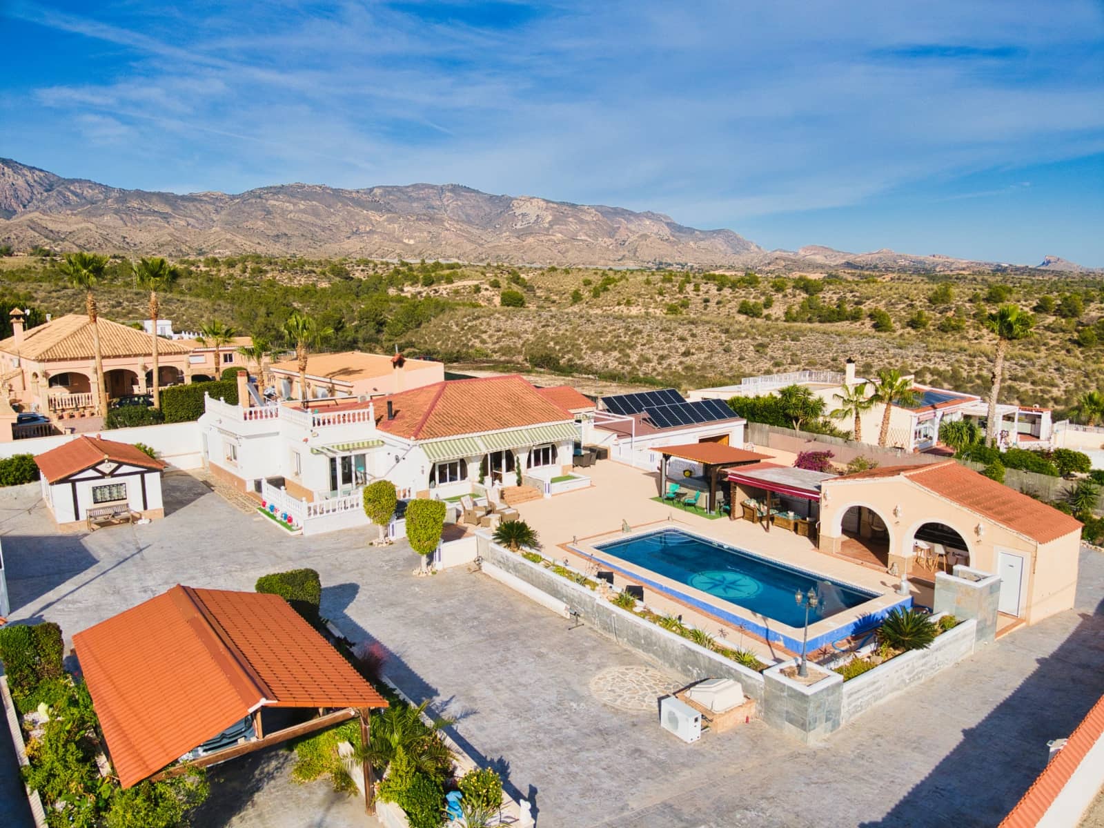 3 bedroom Finca/Country House for sale in Albatera with pool garage - € 410,000 (Ref: 9479307)