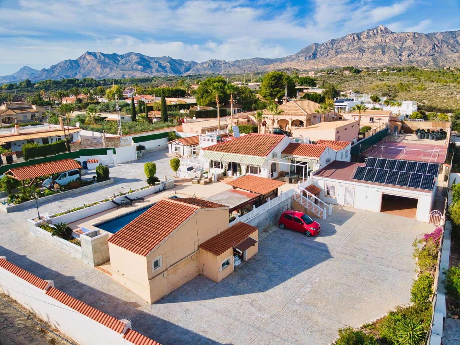 3 bedroom Finca/Country House for sale in Albatera with pool garage - € 410,000 (Ref: 9479307)