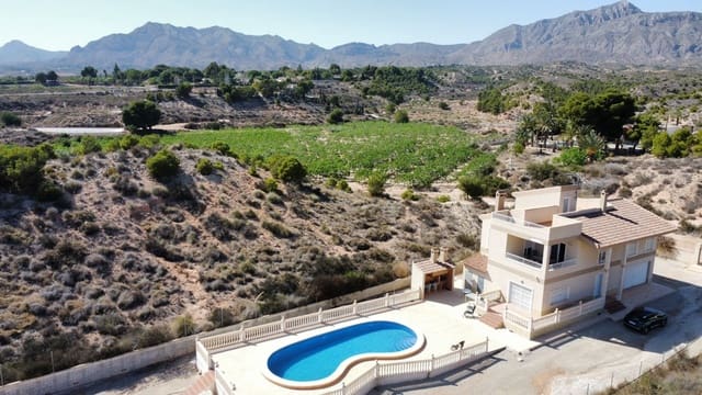 Finca/Casa Rural de 5 habitaciones en Albatera en venta con piscina - 399.000 € (Ref: 9479312)
