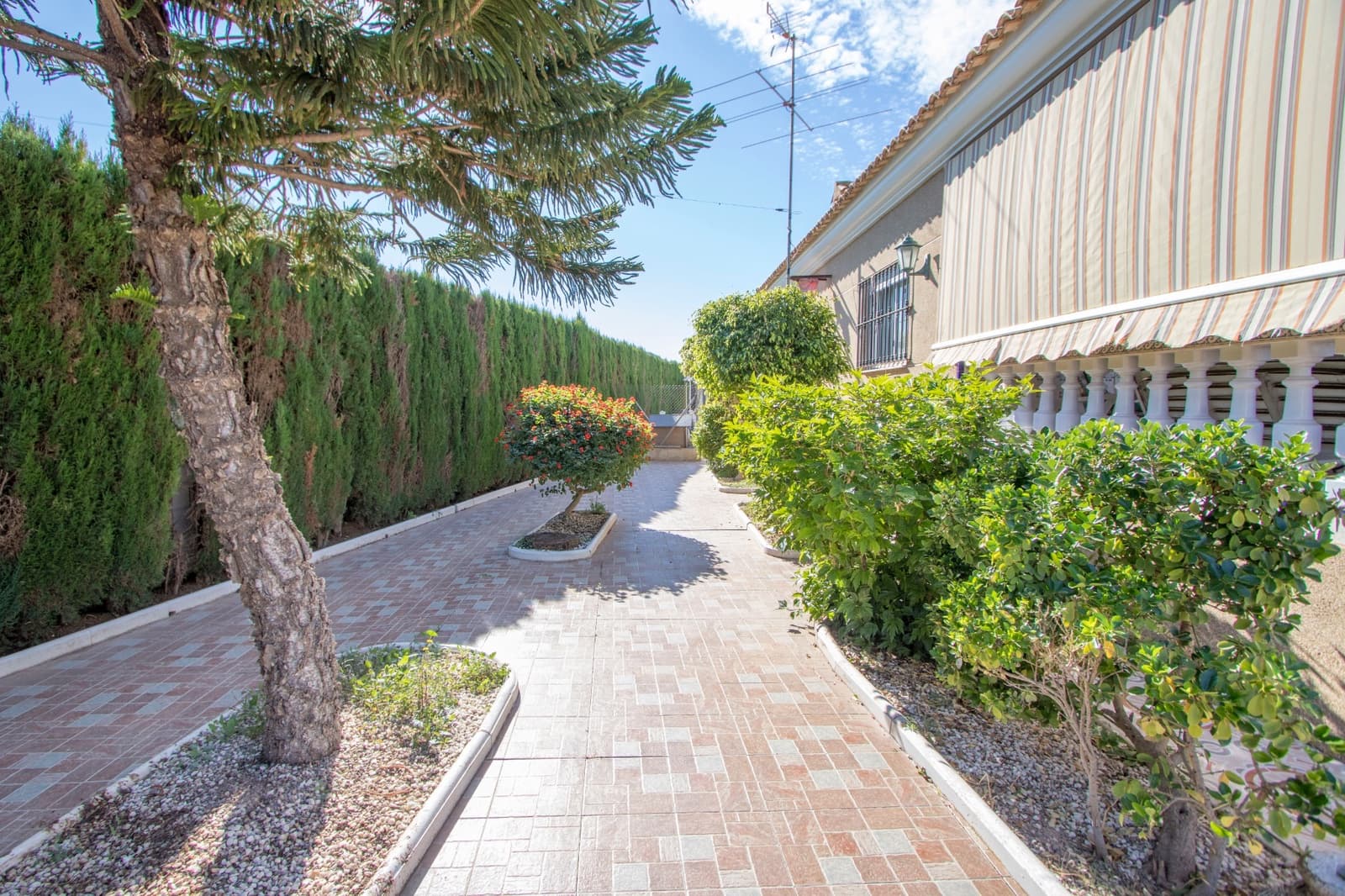 4 bedroom Finca/Country House for sale in Albatera with pool - € 450,000 (Ref: 9479313)