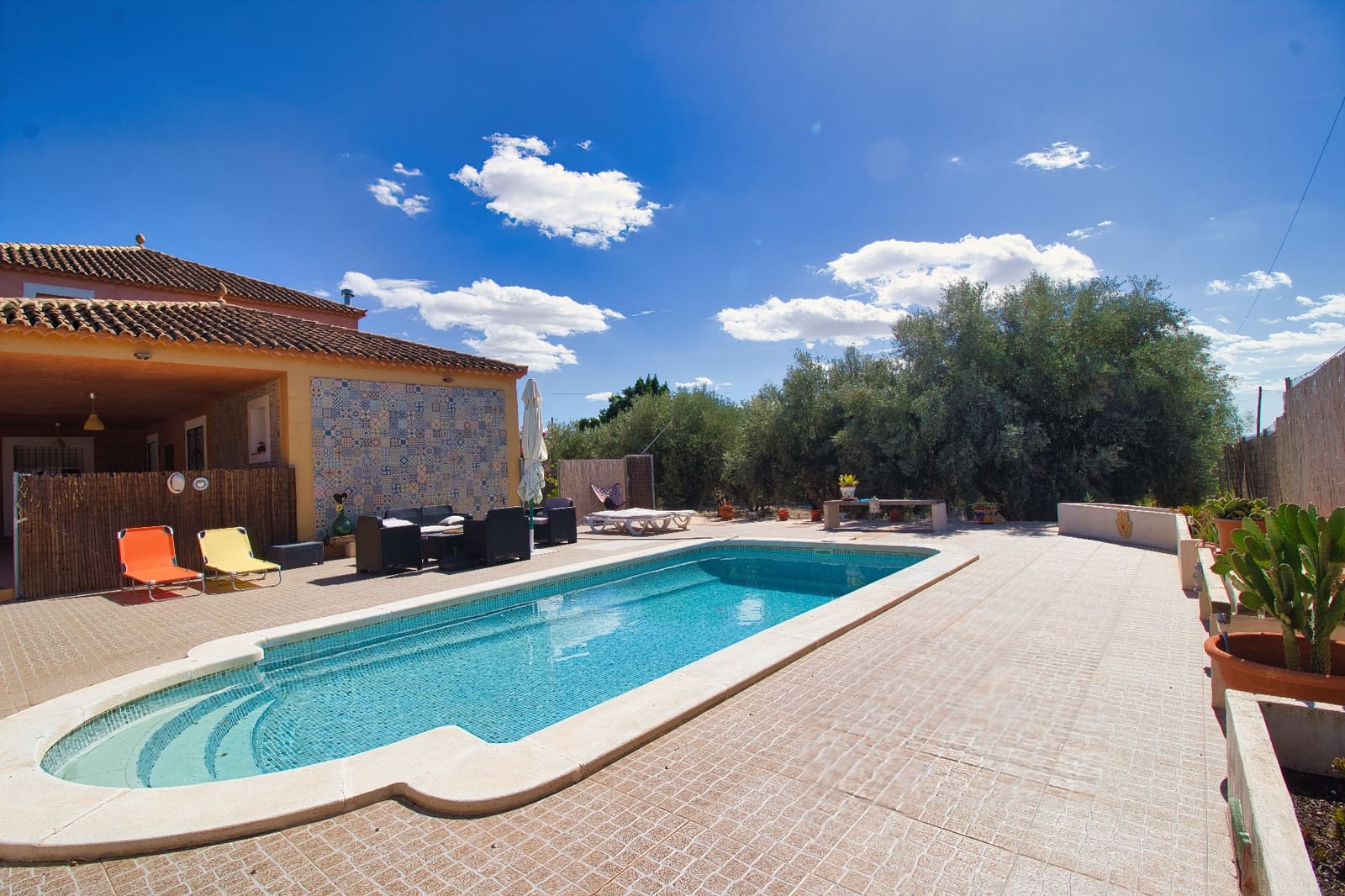 6 soveværelse Finca/Landehus til salg i Alicante by med swimmingpool - € 329.995 (Ref: 9480583)