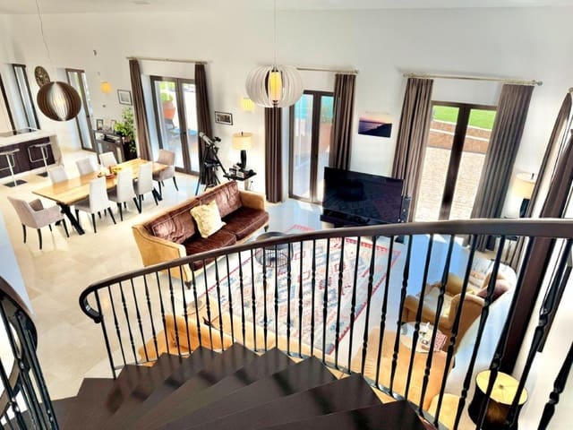 4 bedroom Finca/Country House for sale in Dolores with pool garage - € 1,150,000 (Ref: 9480587)