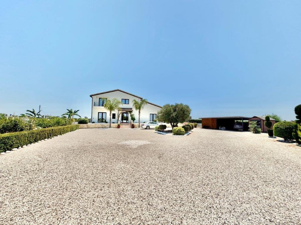 4 bedroom Finca/Country House for sale in Dolores with pool garage - € 1,150,000 (Ref: 9480587)