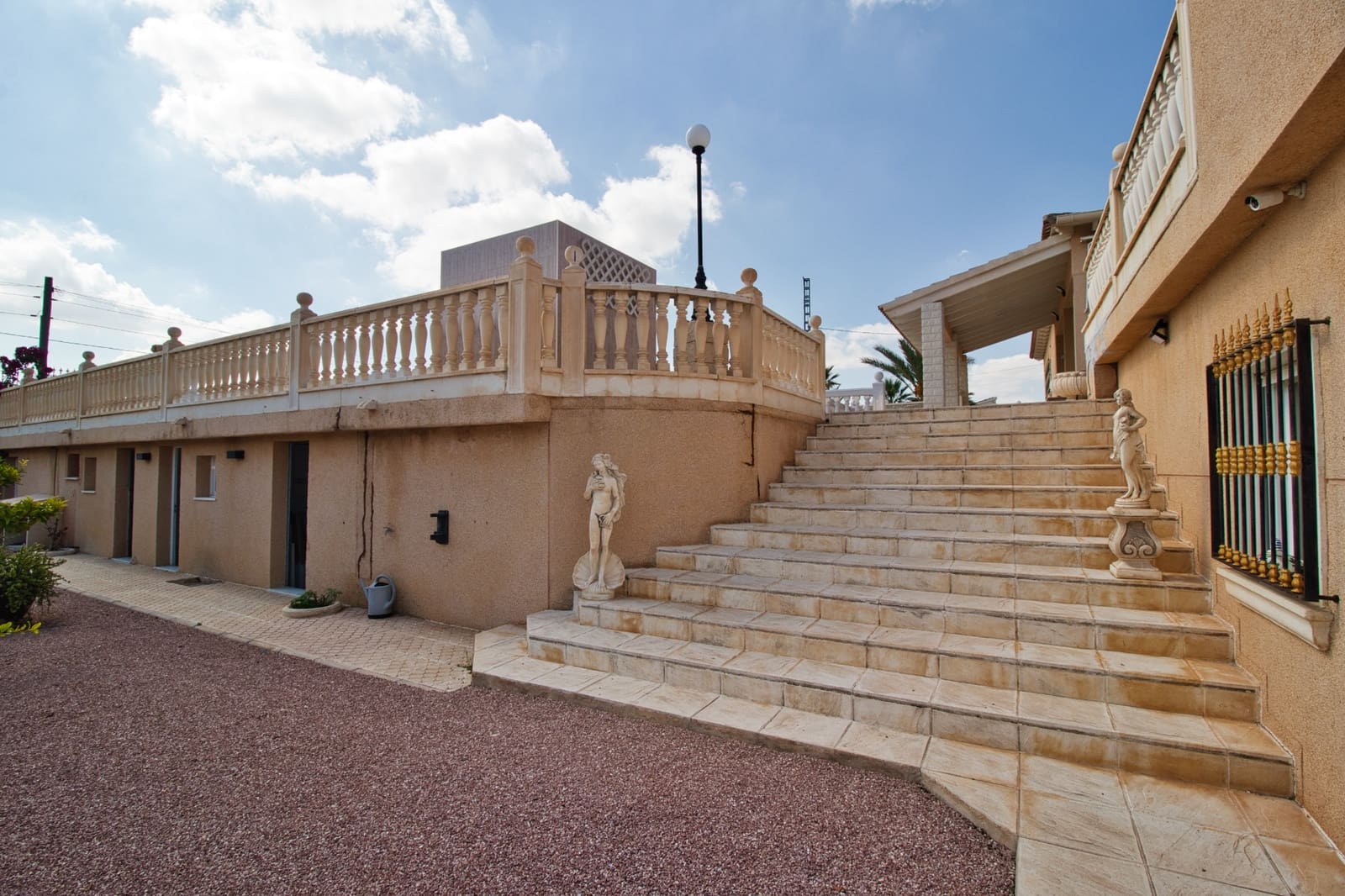 3 sovrum Finca/Hus på landet till salu i Alicante stad med pool garage - 379 995 € (Ref: 9480590)