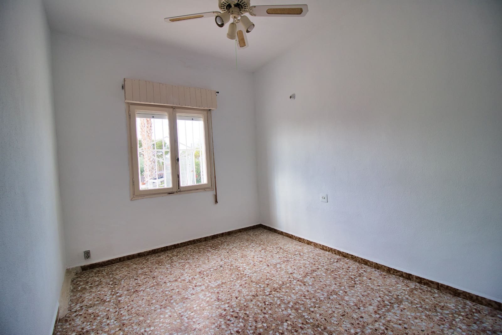 3 bedroom Finca/Country House for sale in Alicante / Alacant city with pool garage - € 190,000 (Ref: 9480596)