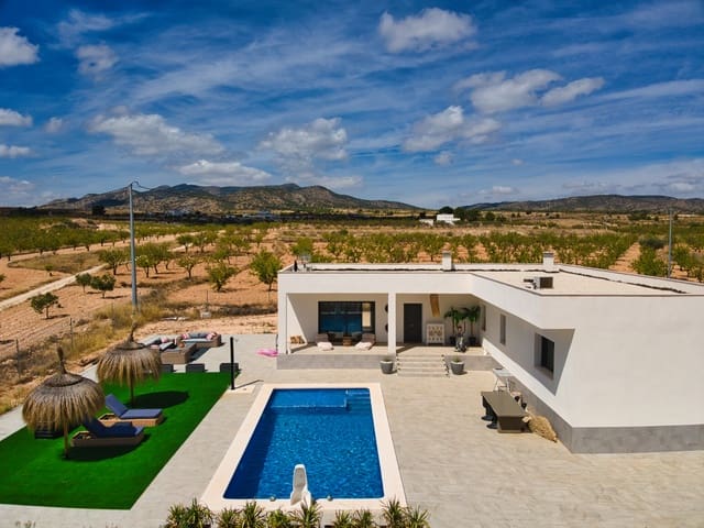 3 Zimmer Finca/Landgut zu verkaufen in Pinoso mit Pool Garage - 425.000 € (Ref: 9481404)