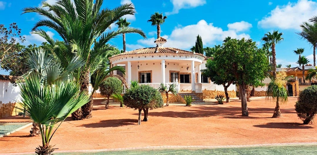 3 bedroom Finca/Country House for sale in Catral with garage - € 385,000 (Ref: 9481408)