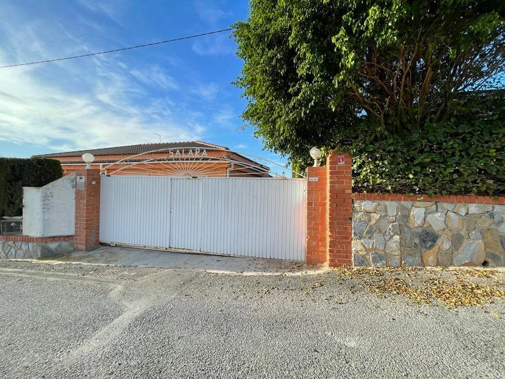 4 bedroom Finca/Country House for sale in Albatera with pool garage - € 399,999 (Ref: 9481527)