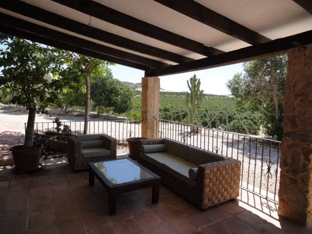 4 sypialnia Finka/Dom wiejski na sprzedaż w Miasto Alicante / Alacant z basenem garażem - 1 745 000 € (Ref: 9489762)