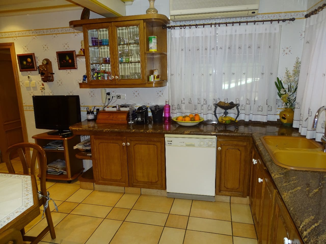 7 soveværelse Finca/Landehus til salg i Santa Pola med swimmingpool garage - € 2.100.000 (Ref: 9489764)