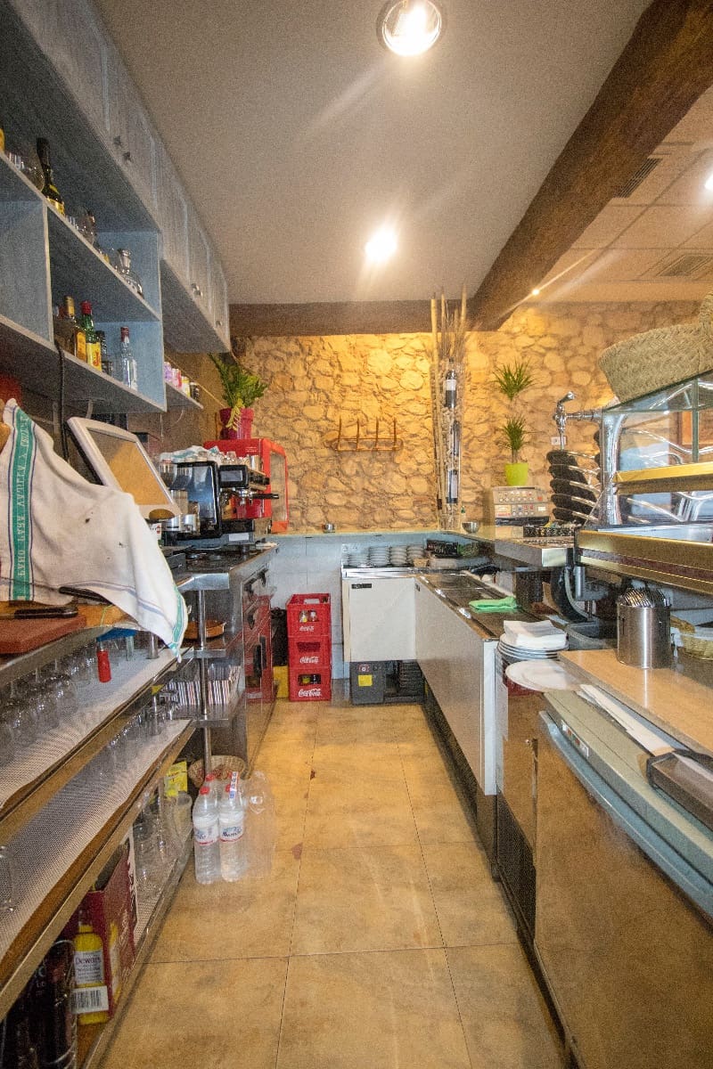 1 bedroom Commercial for sale in Albatera with garage - € 225,000 (Ref: 9489766)