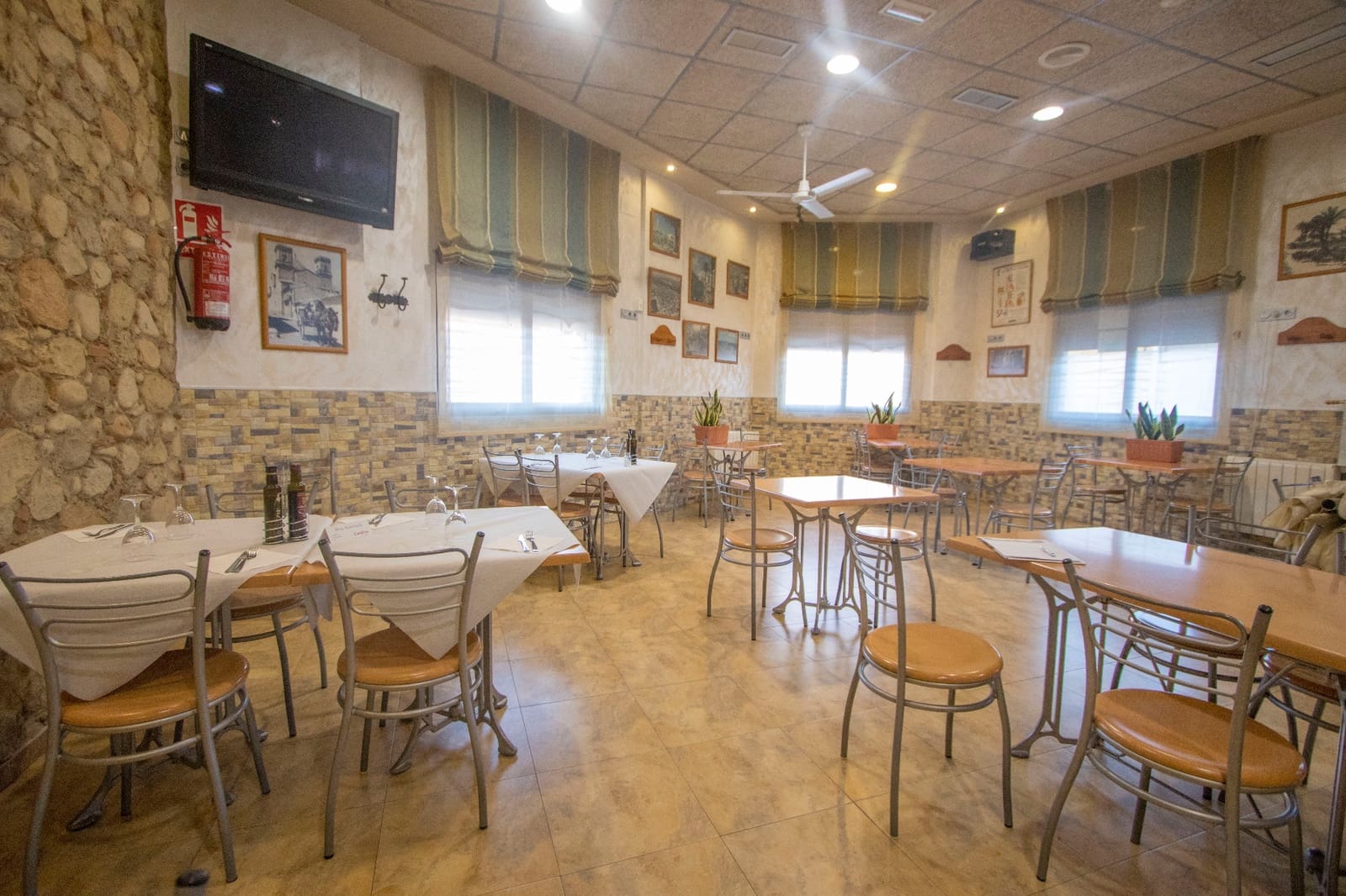 1 bedroom Commercial for sale in Albatera with garage - € 225,000 (Ref: 9489766)