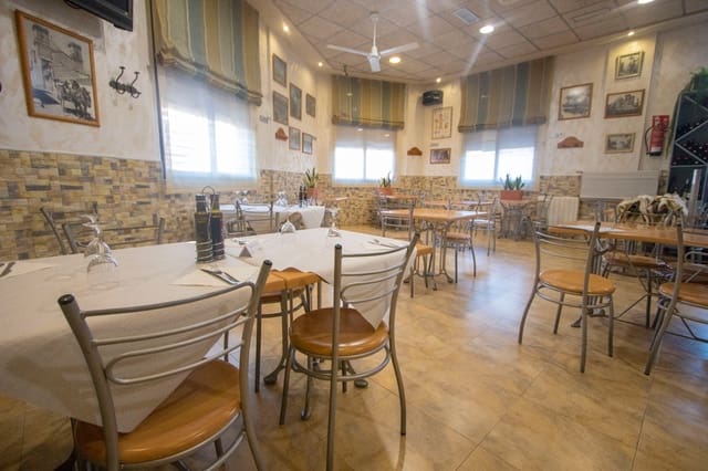 1 bedroom Commercial for sale in Albatera with garage - € 225,000 (Ref: 9489766)