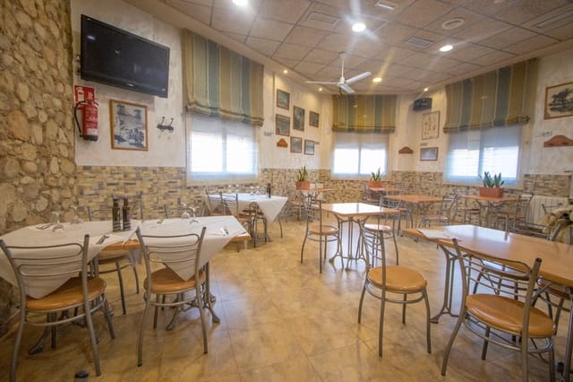 1 bedroom Commercial for sale in Albatera with garage - € 225,000 (Ref: 9489766)