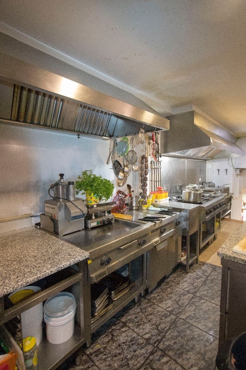 Commercieel te huur in Albatera - € 1.800 (Ref: 9489767)