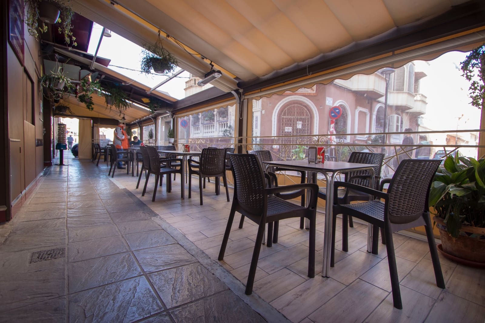 Commercieel te huur in Albatera - € 1.800 (Ref: 9489767)