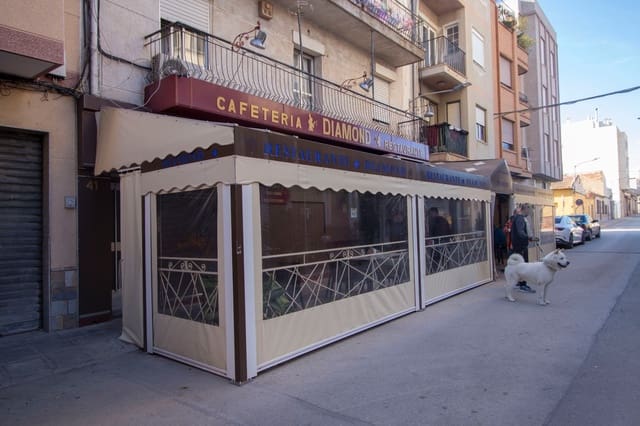 Commercieel te huur in Albatera - € 1.800 (Ref: 9489767)