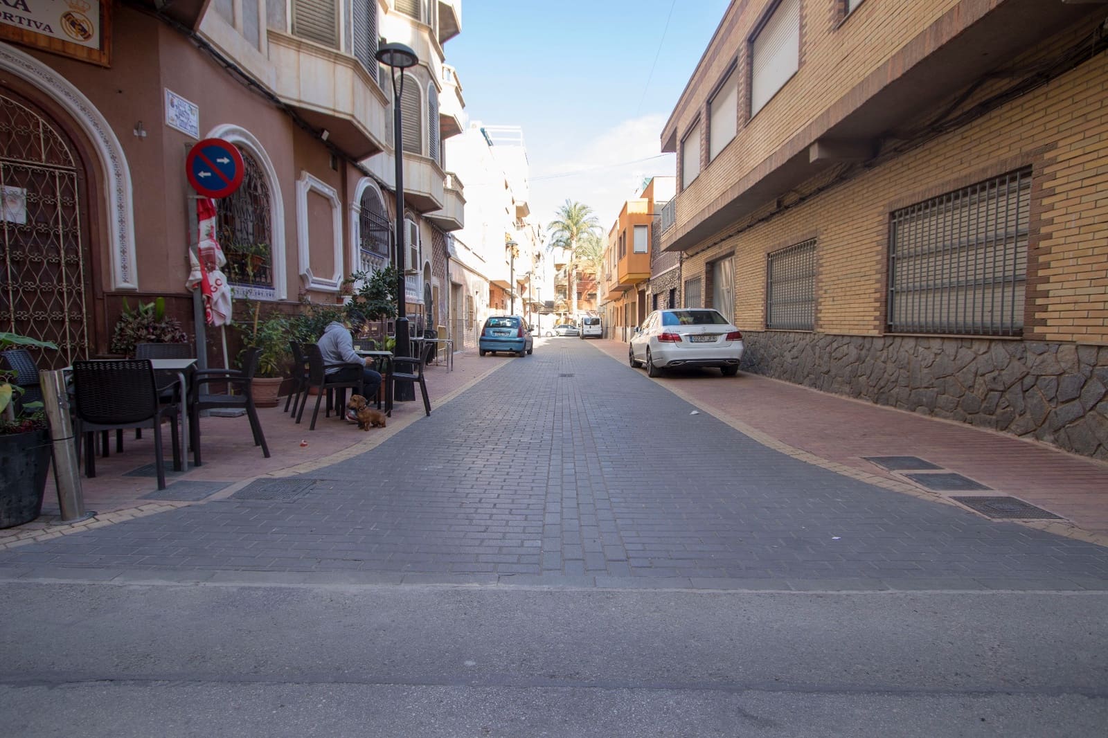 Commercieel te huur in Albatera - € 1.800 (Ref: 9489767)