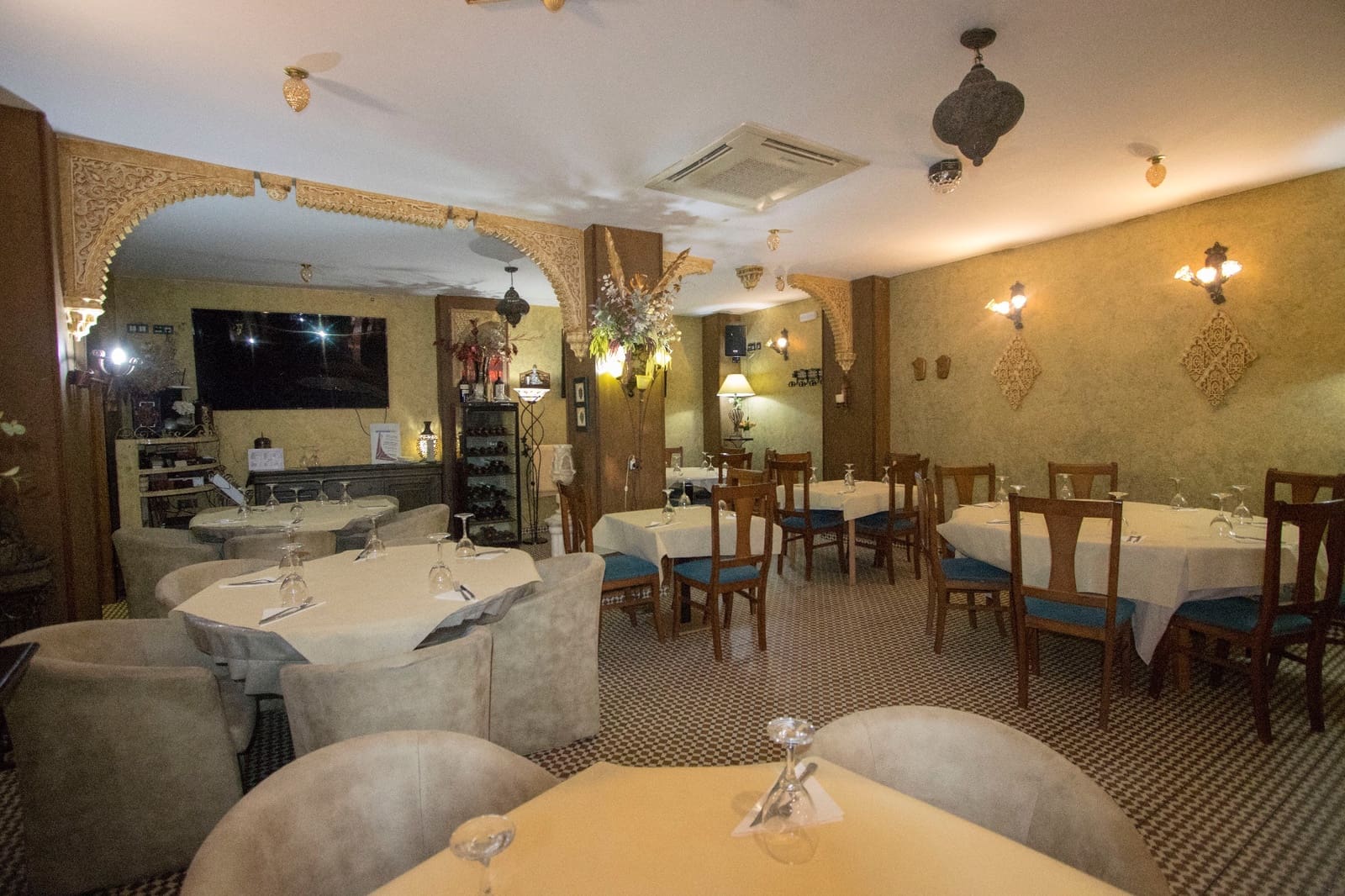 Commercieel te huur in Albatera - € 1.800 (Ref: 9489767)