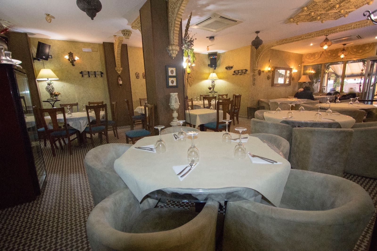 Commercieel te huur in Albatera - € 1.800 (Ref: 9489767)