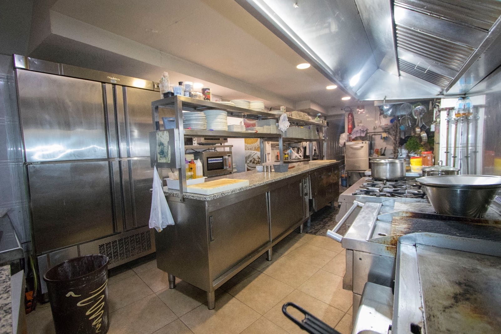 Commercieel te huur in Albatera - € 1.800 (Ref: 9489767)