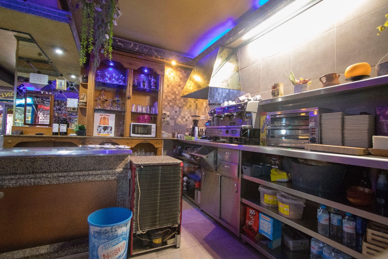 Commercieel te huur in Albatera - € 1.800 (Ref: 9489767)