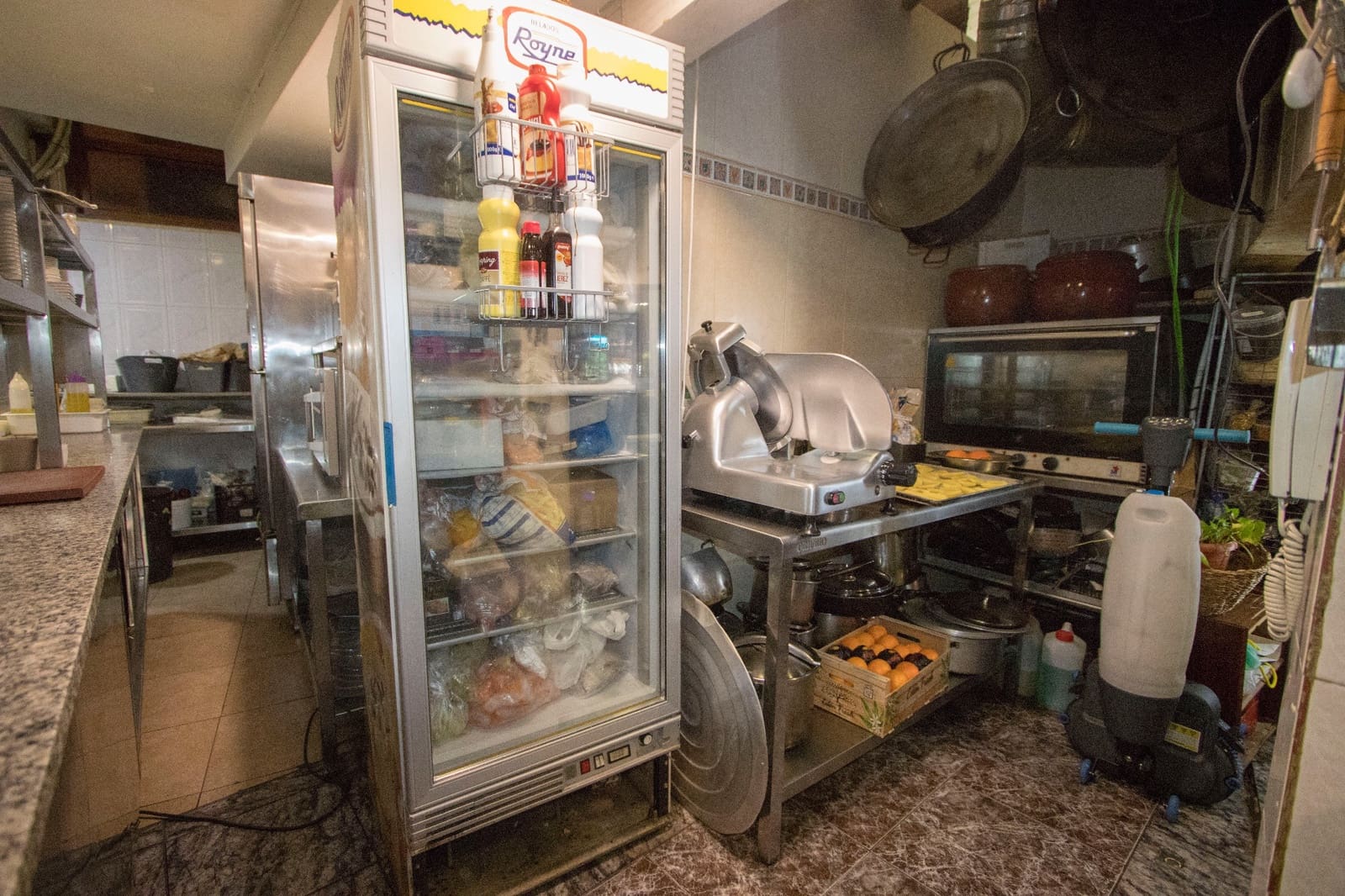 Commercieel te huur in Albatera - € 1.800 (Ref: 9489767)