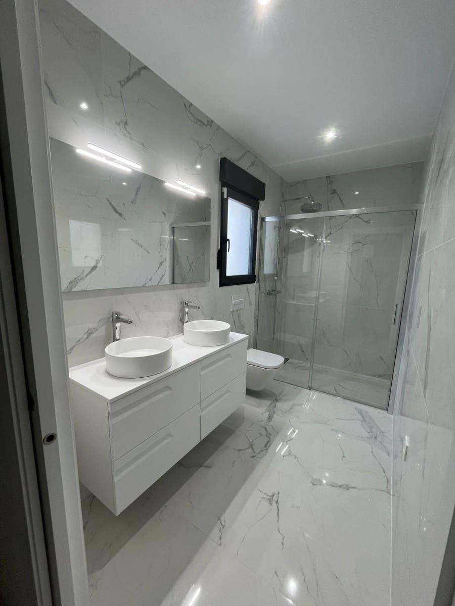 3 sypialnia Willa na sprzedaż w La Romana z basenem garażem - 375 000 € (Ref: 9489773)