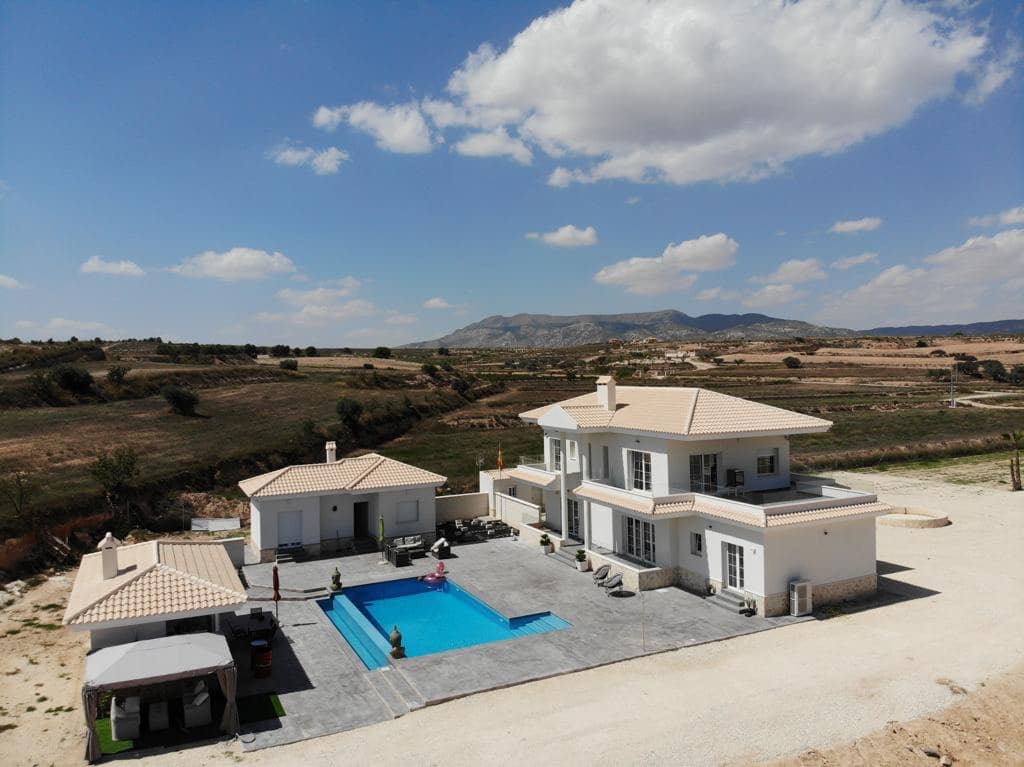 4 soverom Villa til salgs i Pinoso med svømmebasseng - € 491 000 (Ref: 9492732)